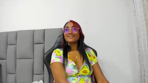 Snapshot of angelinamurphy chatting on 02/18/25, 02:05 AngelinaMurphy online show from 02/18/25, 02:05