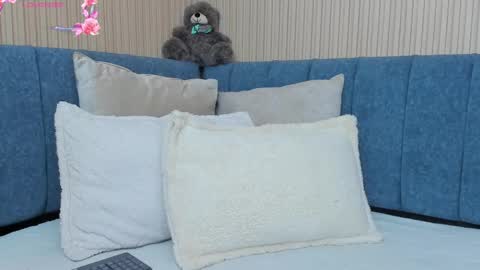 angeline online show from 10/06/25, 02:25