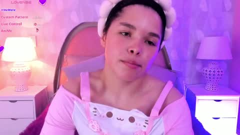 Snapshot of angeline__cute chatting on 04/21/26, 12:33 angeline online show from 04/21/26, 12:33