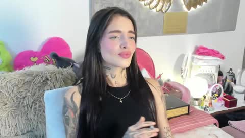 Angeline Smith  online show from 11/20/25, 09:58