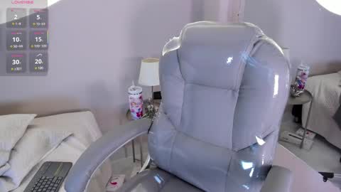 Snapshot of angeline_blake chatting on 03/06/26, 08:27 Angeline online show from 03/06/26, 08:27