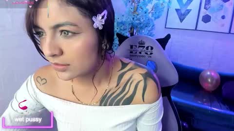 Snapshot of angeline_harper chatting on 10/26/25, 12:55 angeline harper online show from 10/26/25, 12:55