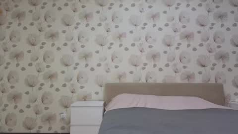 Snapshot of angelinejo chatting on 12/05/25, 04:10 Angel online show from 12/05/25, 04:10