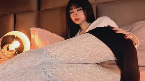 Snapshot of angelinepossy chatting on 11/11/25, 06:30 angelinepossy online show from 11/11/25, 06:30