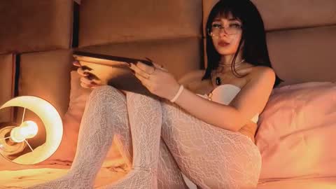 Snapshot of angelinepossy chatting on 11/12/25, 07:57 angelinepossy online show from 11/12/25, 07:57