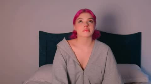 Snapshot of angelinhaa chatting on 11/21/25, 05:11 Angelinhaa online show from 11/21/25, 05:11