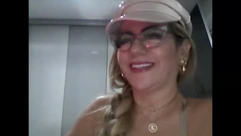 angelinna_12 online show from 09/25/25, 05:00