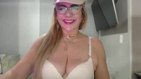 angelinna_12 online show from 10/26/25, 03:23