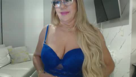 Snapshot of angelinna_12 chatting on 01/12/26, 05:01 angelinna_12 online show from 01/12/26, 05:01