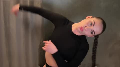 angelisa_fox online show from 04/08/26, 06:41