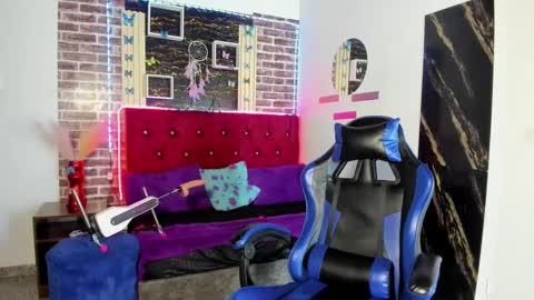 Snapshot of angelitasexxxhot chatting on 10/11/25, 12:21 Angelitasexxxhot online show from 10/11/25, 12:21