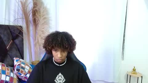 Angel online show from 11/03/25, 08:43