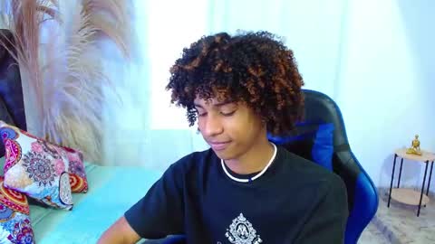 Snapshot of angell18_ chatting on 04/23/26, 08:33 Angel online show from 04/23/26, 08:33