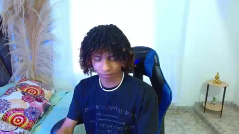 Snapshot of angell18_ chatting on 05/25/26, 09:10 Angel online show from 05/25/26, 09:10