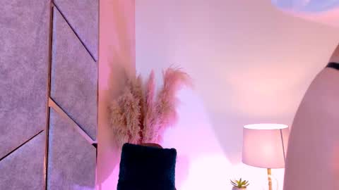 Angel online show from 03/12/25, 12:47