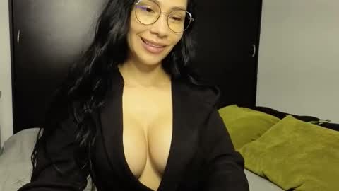  ANGELA ISABELLA  online show from 11/08/25, 12:49