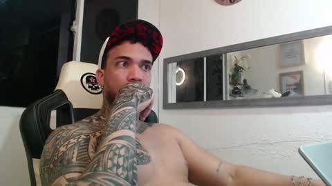 angellatino0 online show from 12/02/24, 06:52