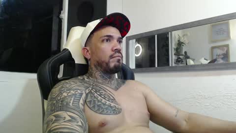 angellatino0 online show from 12/08/24, 02:39