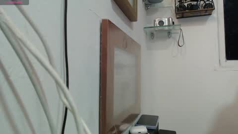 angellatino0 online show from 12/19/24, 08:23