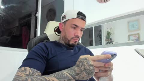 angellatino0 online show from 01/01/25, 05:22