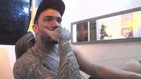 angellatino0 online show from 01/04/25, 09:32