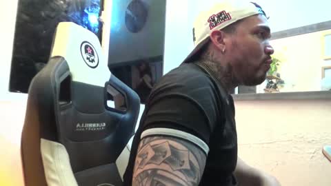 angellatino0 online show from 01/05/25, 02:49