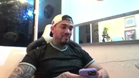 angellatino0 online show from 01/05/25, 05:51