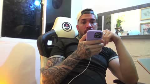 angellatino0 online show from 01/06/25, 09:19