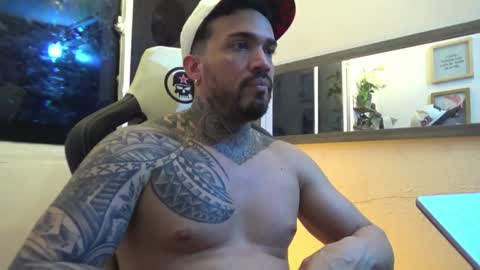 angellatino0 online show from 01/12/25, 01:11