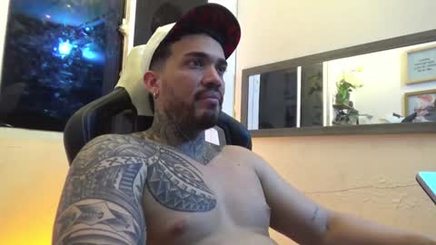 angellatino0 online show from 01/12/25, 11:36