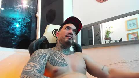 angellatino0 online show from 01/21/25, 07:26