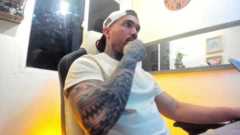 angellatino0 online show from 02/02/25, 03:43