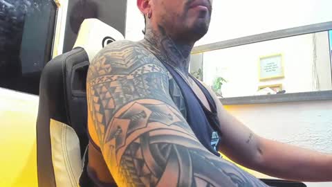 angellatino0 online show from 02/03/25, 04:25