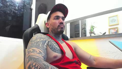 angellatino0 online show from 02/06/25, 07:02