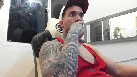 angellatino0 online show from 02/10/25, 08:20