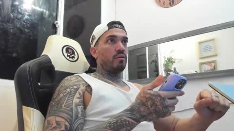 angellatino0 online show from 02/12/25, 07:34