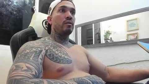 angellatino0 online show from 02/13/25, 07:03