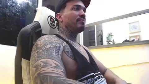 angellatino0 online show from 02/18/25, 08:59