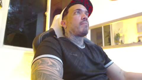 angellatino0 online show from 02/20/25, 07:23