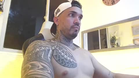 angellatino0 online show from 02/23/25, 05:34