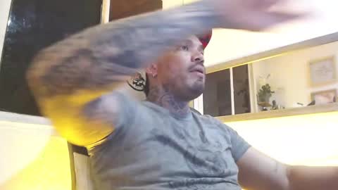 angellatino0 online show from 02/24/25, 06:05