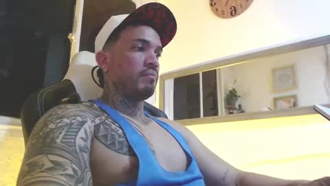 angellatino0 online show from 02/25/25, 05:19