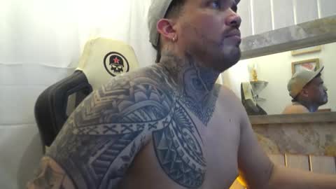 angellatino0 online show from 09/24/25, 07:01