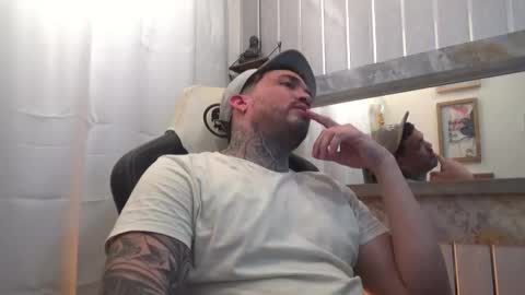 angellatino0 online show from 10/16/25, 07:09