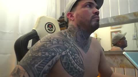 angellatino0 online show from 10/18/25, 04:59