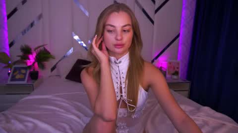 Snapshot of angelleyess chatting on 10/17/25, 12:14 angelleyess online show from 10/17/25, 12:14