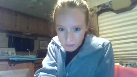 Snapshot of angellove8606 chatting on 12/17/25, 07:14 angellove8606 online show from 12/17/25, 07:14