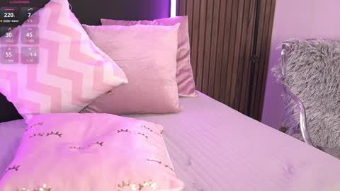   online show from 02/08/25, 01:43