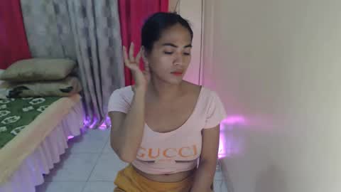 Snapshot of angelofcumx chatting on 06/04/26, 01:44 sabina online show from 06/04/26, 01:44