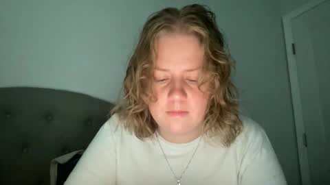 Snapshot of angeloflight273360 chatting on 12/22/25, 12:46 Angel of Light online show from 12/22/25, 12:46